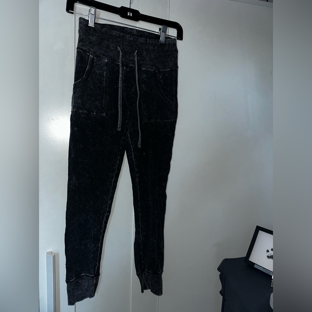 Livi By Olivia Rae Vintage Black Acid Wash Jogger Style Legging